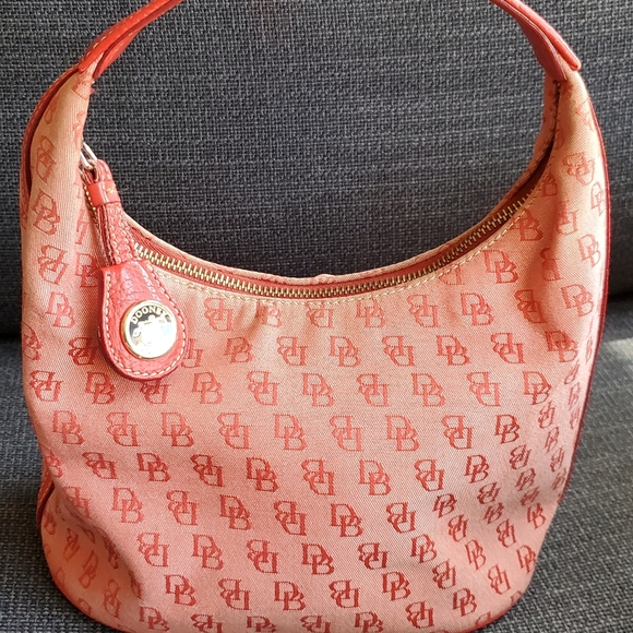 Red Dooney and Bourke bucket handbag - Picture 1 of 10